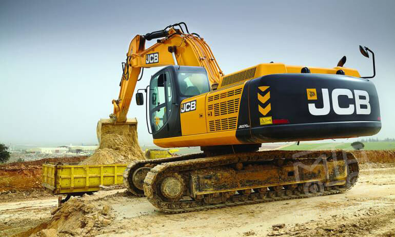 Полноповоротный гусеничный экскаватор 320/370 с ковшом 1,4–1,8 м³ #1